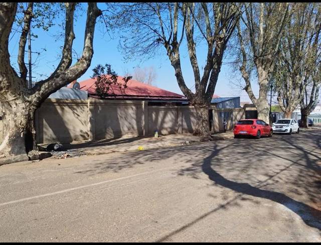 20 BEDROOM HOUSE FOR SALE IN JEPPESTOWN